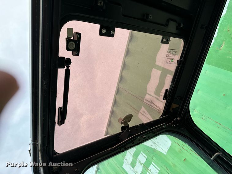 image for item MB9663 Caterpillar  enclosed cab