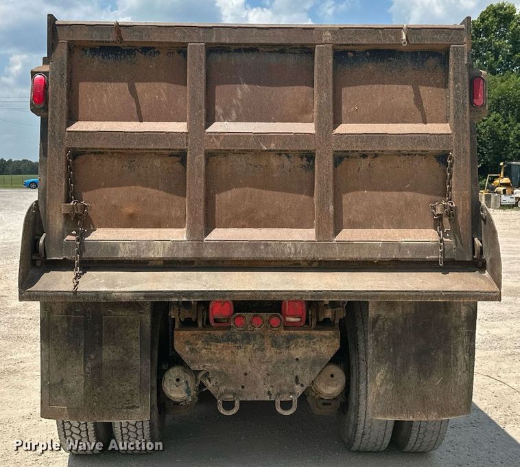 image for item MB9674 2001 Mack CH613  dump truck