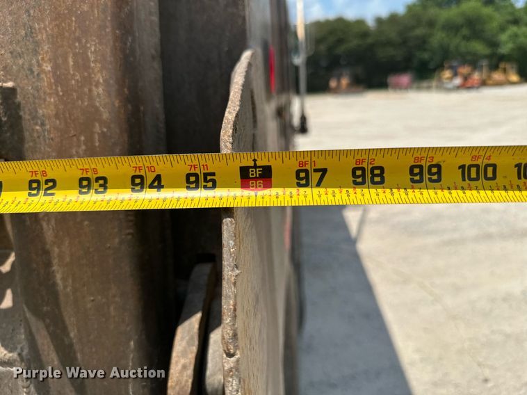 image for item MB9674 2001 Mack CH613  dump truck