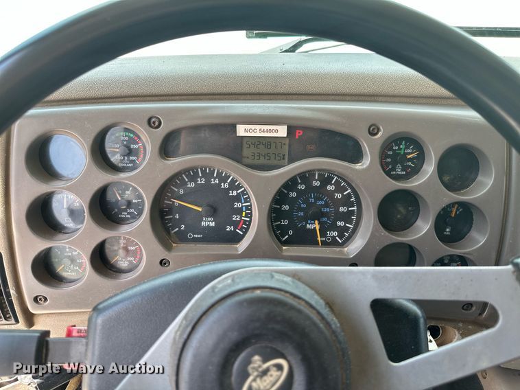 image for item MB9674 2001 Mack CH613  dump truck