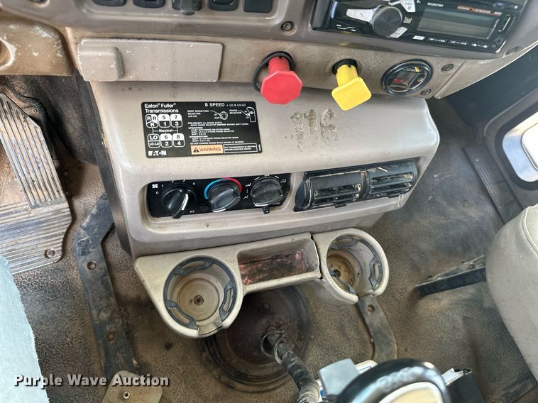 image for item MB9674 2001 Mack CH613  dump truck