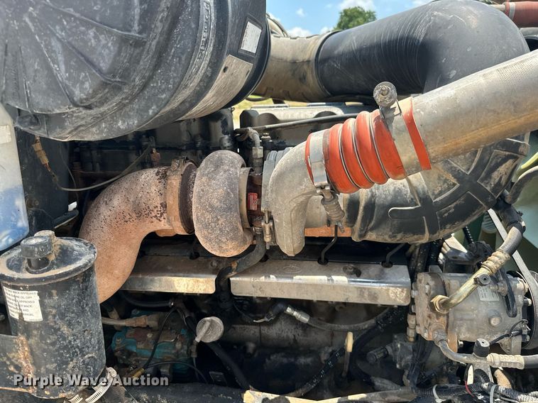 image for item MB9674 2001 Mack CH613  dump truck