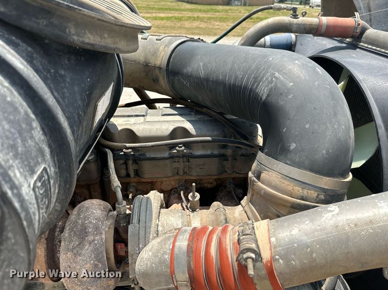 image for item MB9674 2001 Mack CH613  dump truck