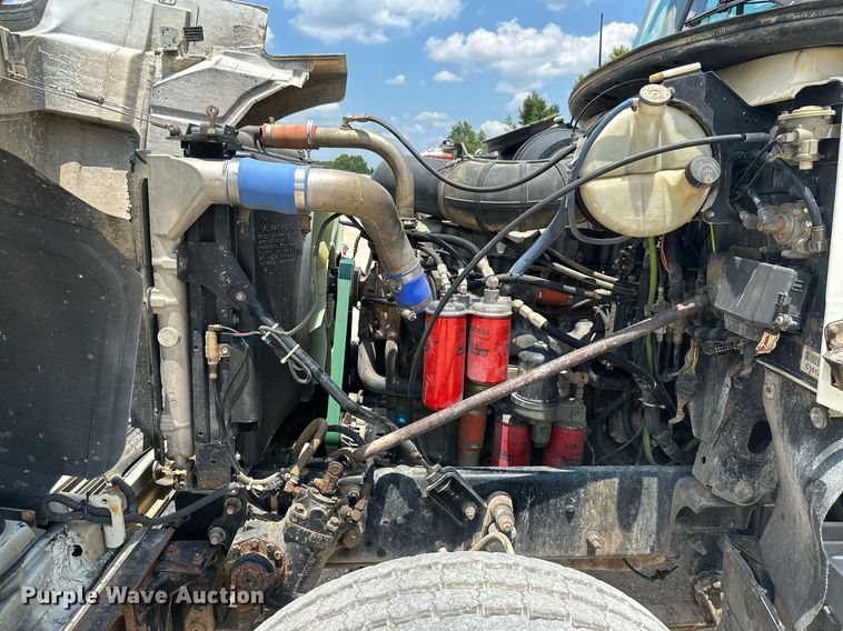 image for item MB9674 2001 Mack CH613  dump truck