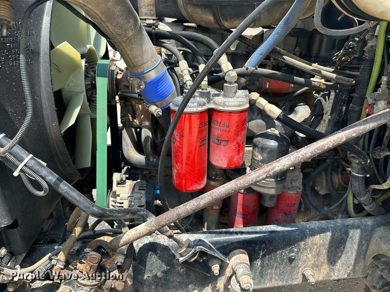 image for item MB9674 2001 Mack CH613  dump truck