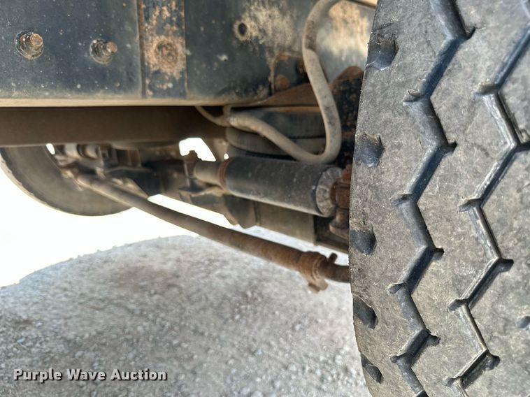 image for item MB9674 2001 Mack CH613  dump truck