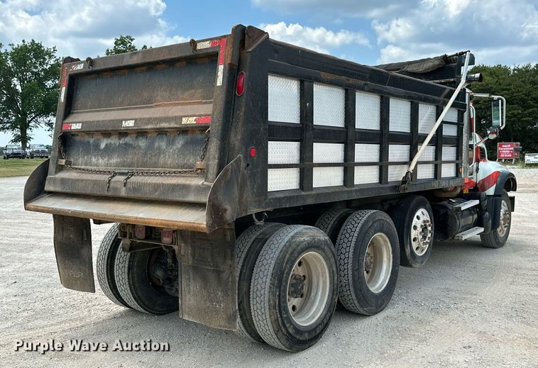 image for item MB9675 2004 Mack CV713  dump truck