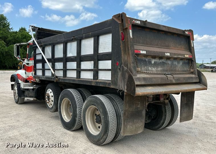 image for item MB9675 2004 Mack CV713  dump truck