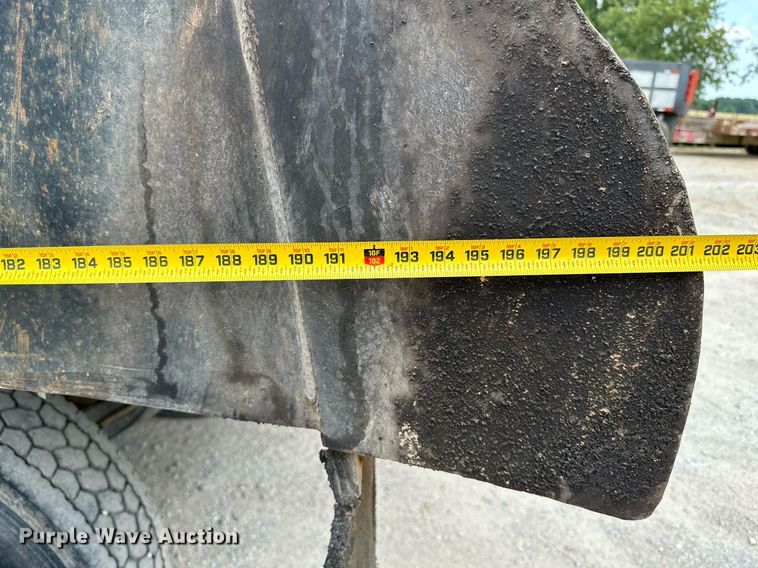 image for item MB9675 2004 Mack CV713  dump truck