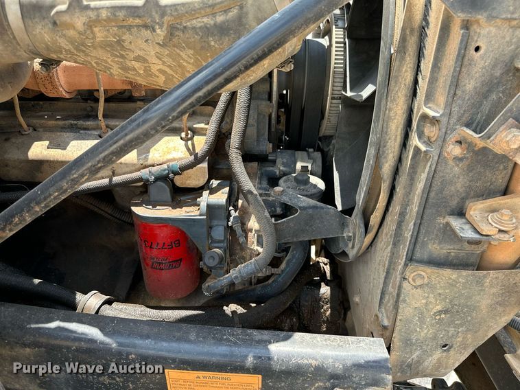 image for item MB9675 2004 Mack CV713  dump truck