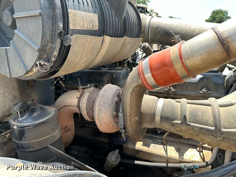 image for item MB9675 2004 Mack CV713  dump truck