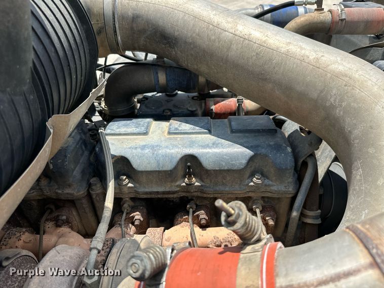 image for item MB9675 2004 Mack CV713  dump truck