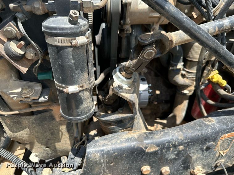 image for item MB9675 2004 Mack CV713  dump truck