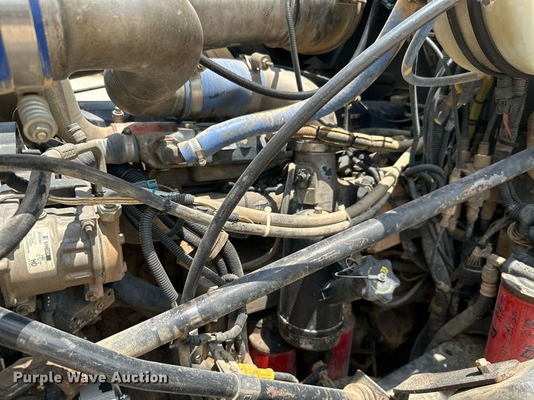 image for item MB9675 2004 Mack CV713  dump truck