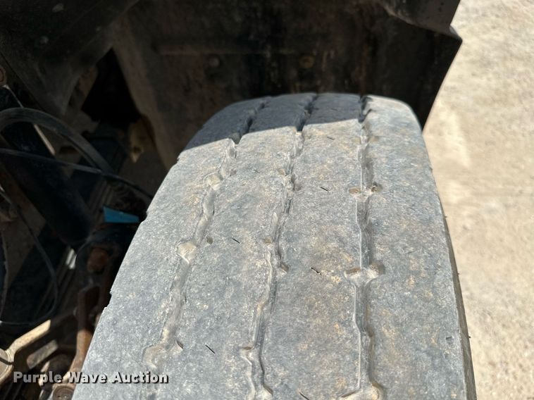 image for item MB9675 2004 Mack CV713  dump truck