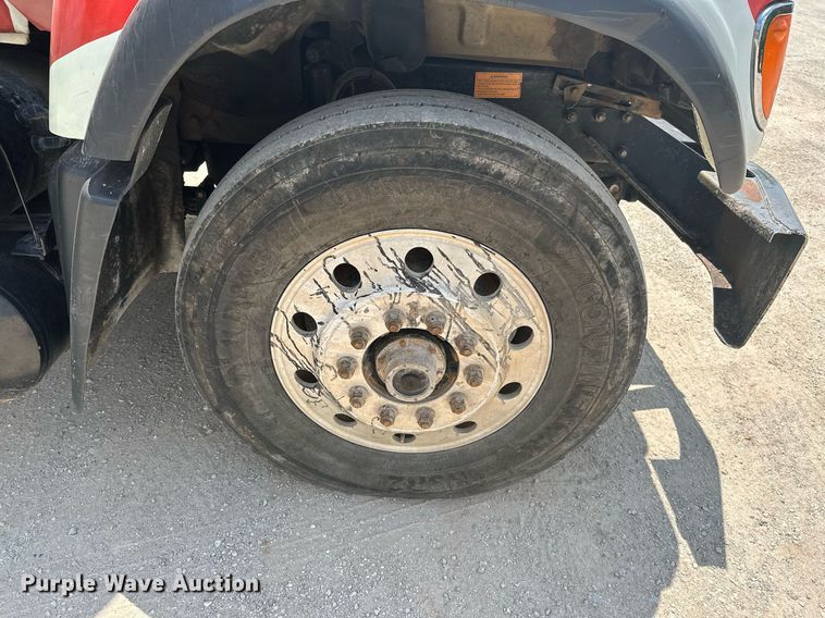 image for item MB9675 2004 Mack CV713  dump truck