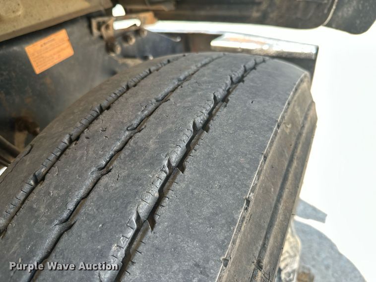 image for item MB9675 2004 Mack CV713  dump truck