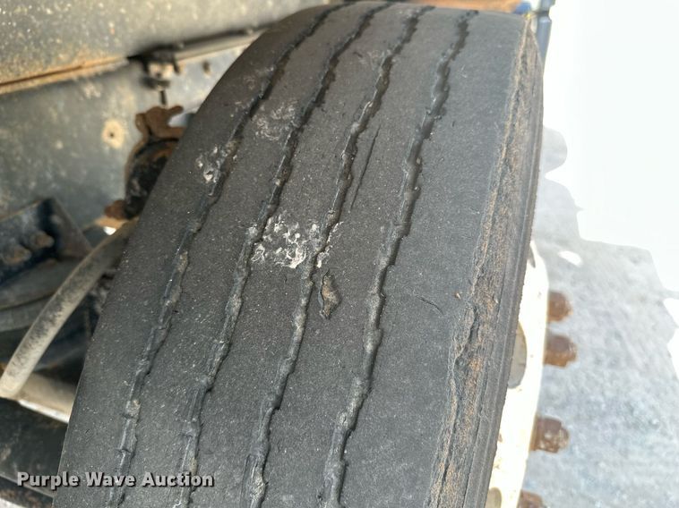 image for item MB9675 2004 Mack CV713  dump truck