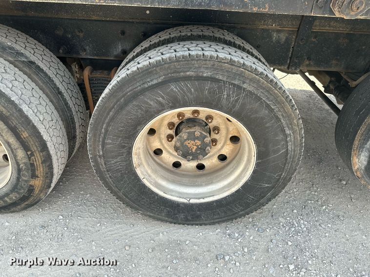 image for item MB9675 2004 Mack CV713  dump truck