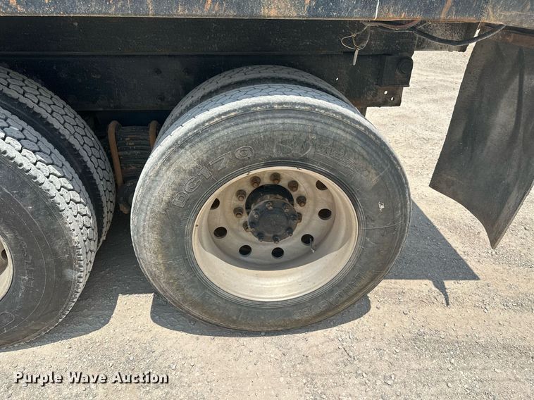 image for item MB9675 2004 Mack CV713  dump truck