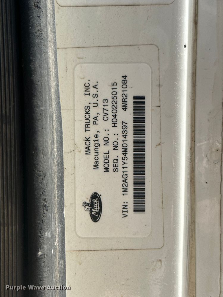 image for item MB9675 2004 Mack CV713  dump truck