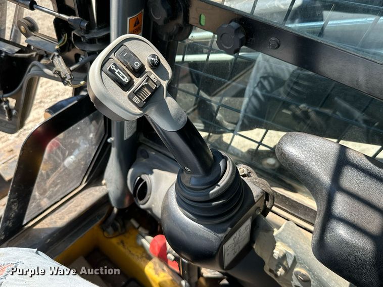 image for item MB9682 2015 New Holland C238  tracked skid steer loader