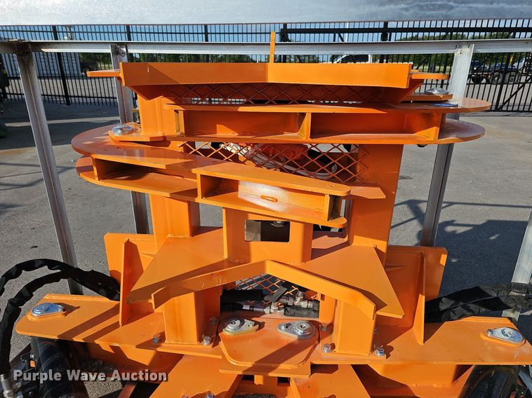 image for item MD9904 2023  skid steer grapple tree shear