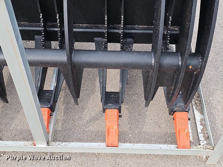 image for item MD9908 2023 Heavy Grass  skid steer root grapple bucket