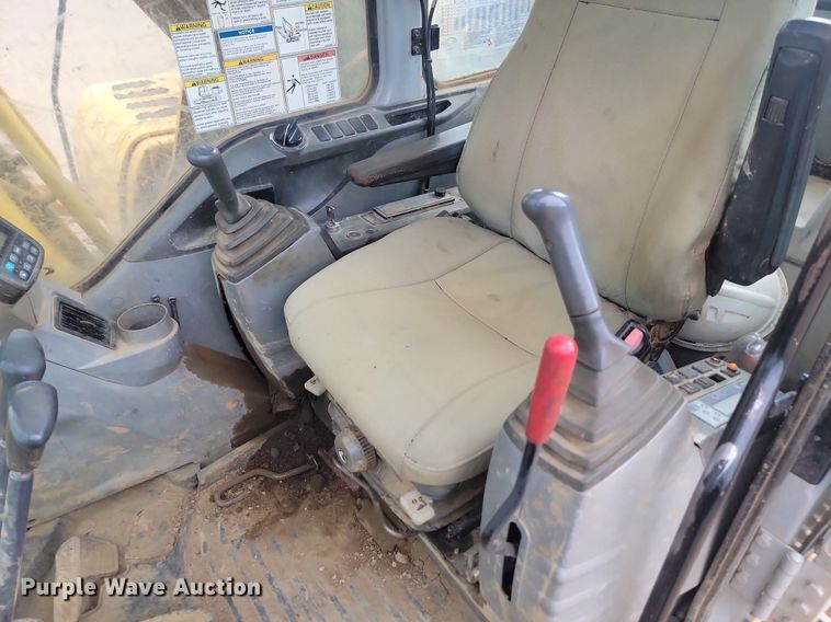 image for item ML9502 2006 Kobelco SK330LC  excavator