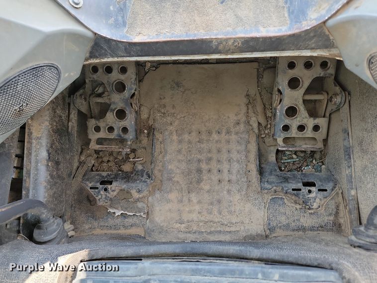 image for item ML9504 2014 Bobcat T770  tracked skid steer loader