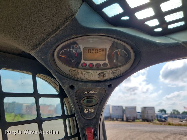 image for item ML9504 2014 Bobcat T770  tracked skid steer loader