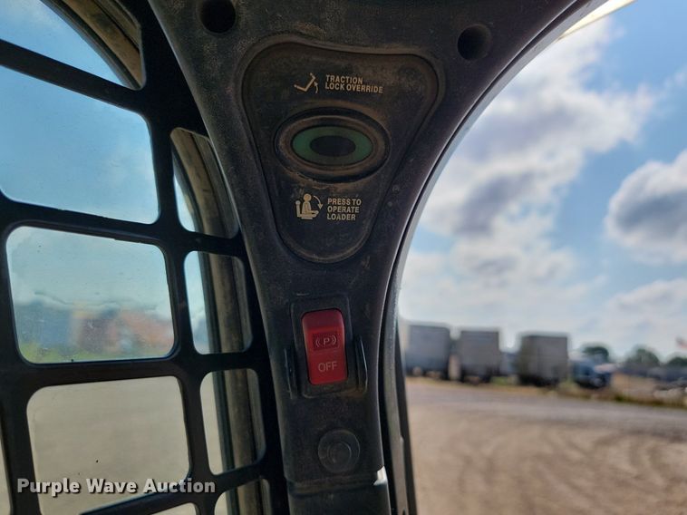 image for item ML9504 2014 Bobcat T770  tracked skid steer loader