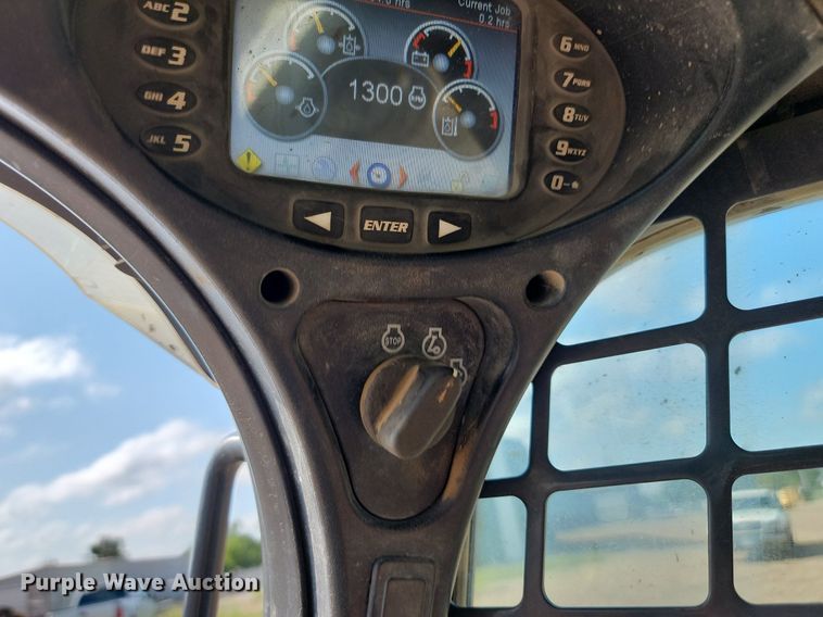 image for item ML9504 2014 Bobcat T770  tracked skid steer loader