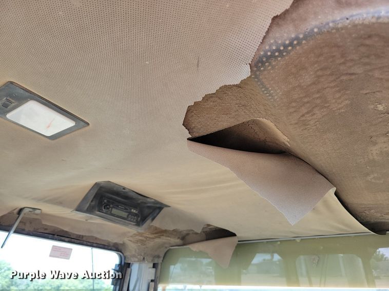 image for item ML9505 2004 John Deere 850C WT series II  dozer