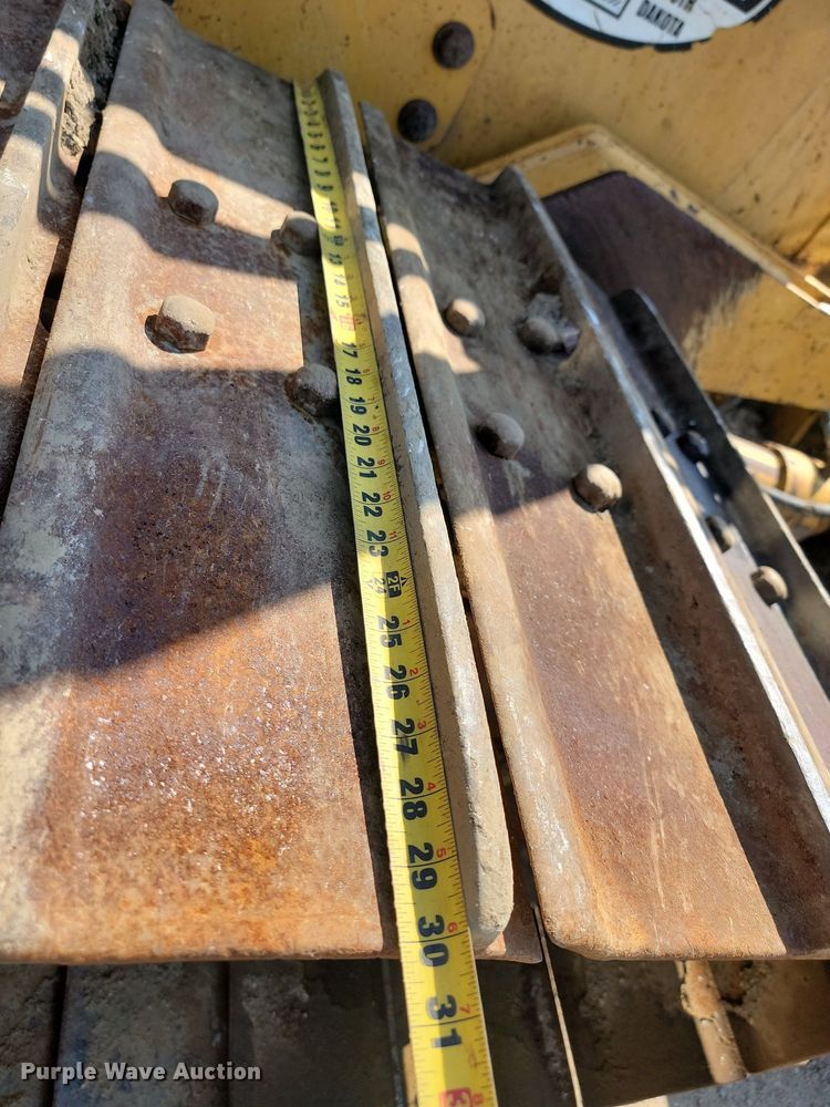 image for item ML9505 2004 John Deere 850C WT series II  dozer