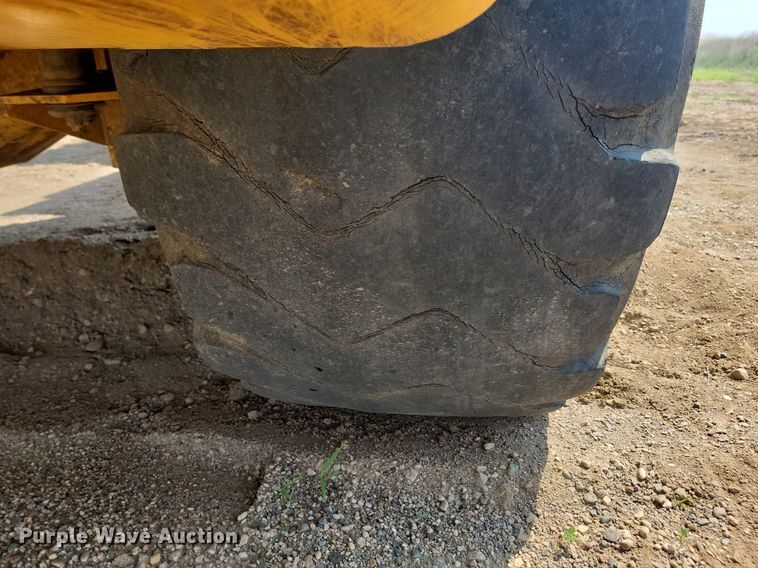 image for item ML9507 Volvo T450D  4WD scraper tractor