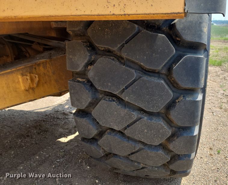 image for item ML9507 Volvo T450D  4WD scraper tractor