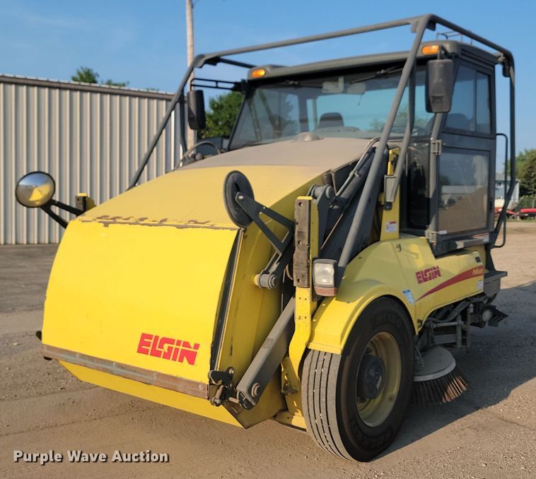 image for item ML9520 2008 Elgin Pelican Series NP  sweeper