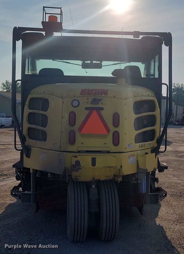 image for item ML9520 2008 Elgin Pelican Series NP  sweeper