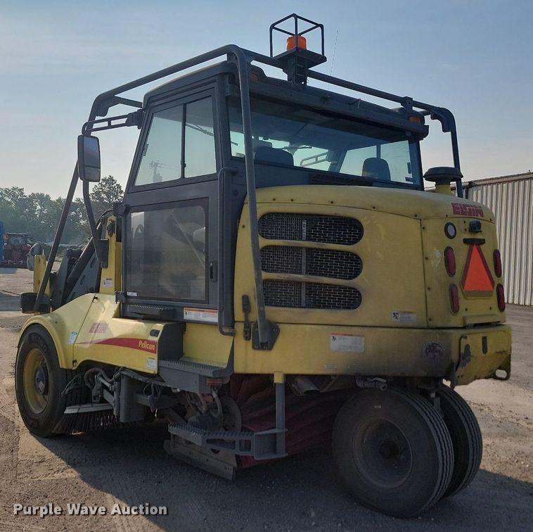image for item ML9520 2008 Elgin Pelican Series NP  sweeper