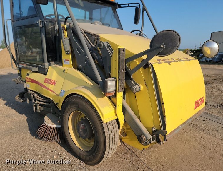 image for item ML9520 2008 Elgin Pelican Series NP  sweeper
