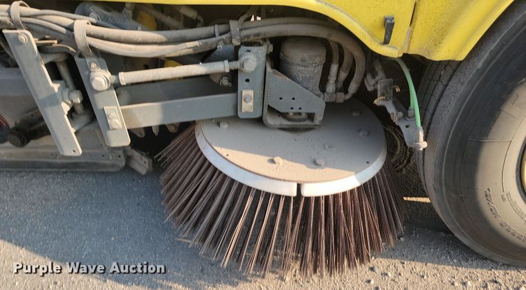 image for item ML9520 2008 Elgin Pelican Series NP  sweeper