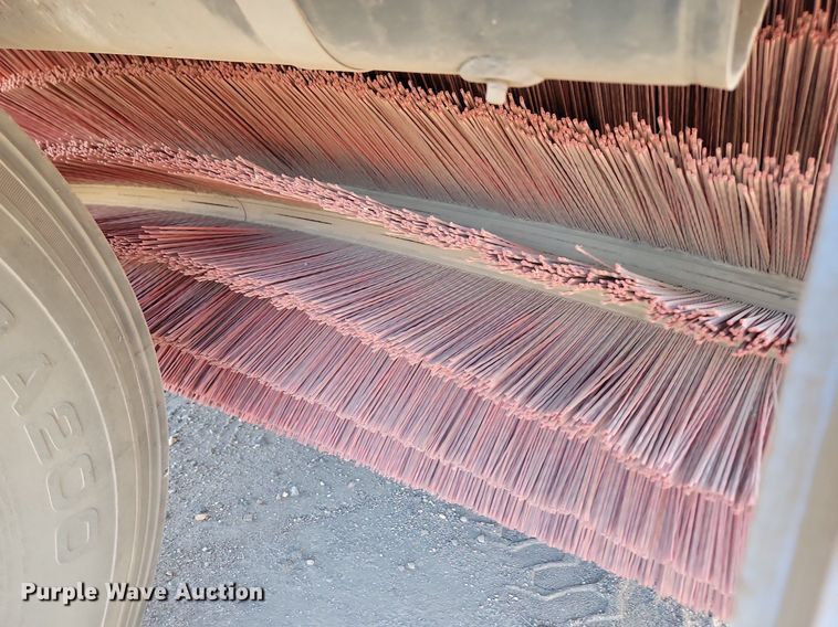 image for item ML9520 2008 Elgin Pelican Series NP  sweeper