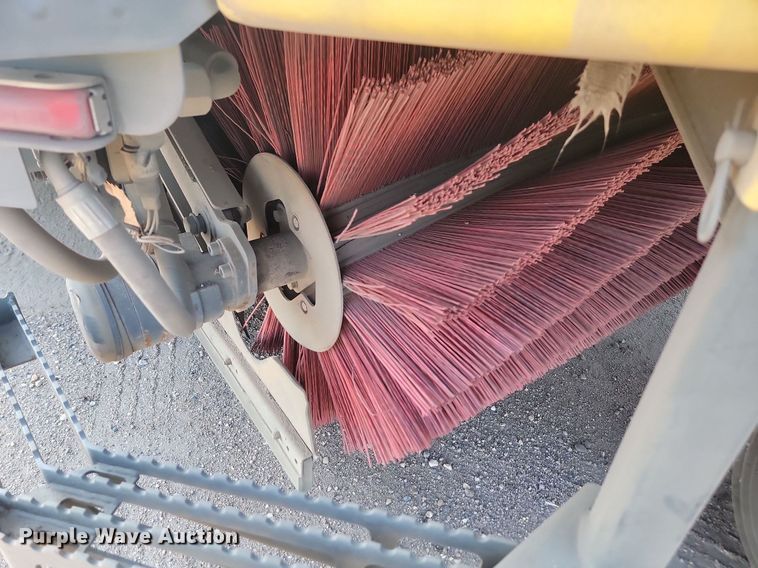 image for item ML9520 2008 Elgin Pelican Series NP  sweeper