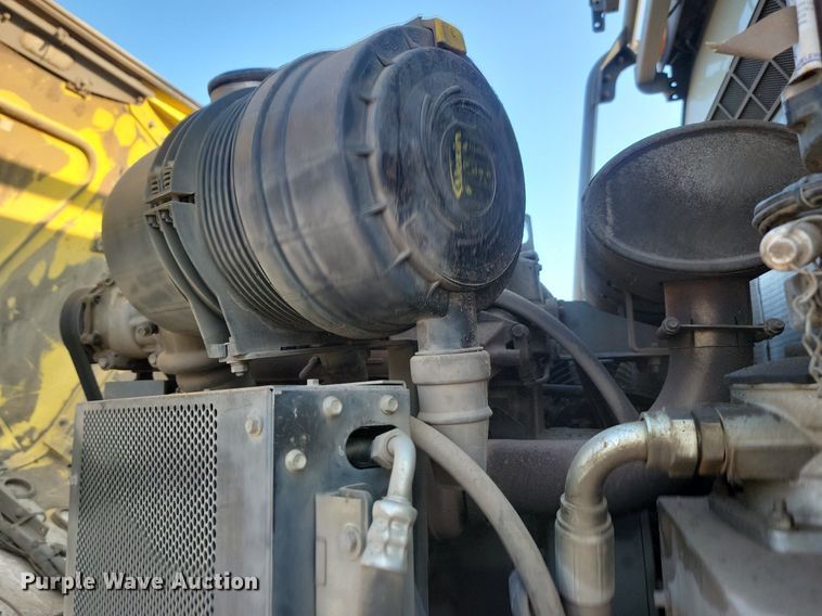 image for item ML9520 2008 Elgin Pelican Series NP  sweeper