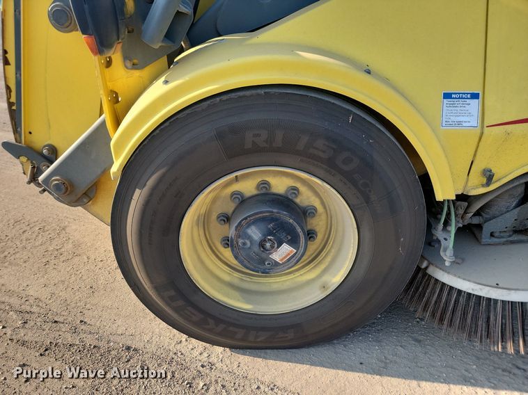 image for item ML9520 2008 Elgin Pelican Series NP  sweeper