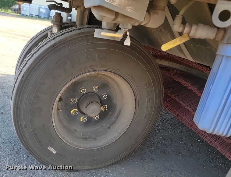 image for item ML9520 2008 Elgin Pelican Series NP  sweeper