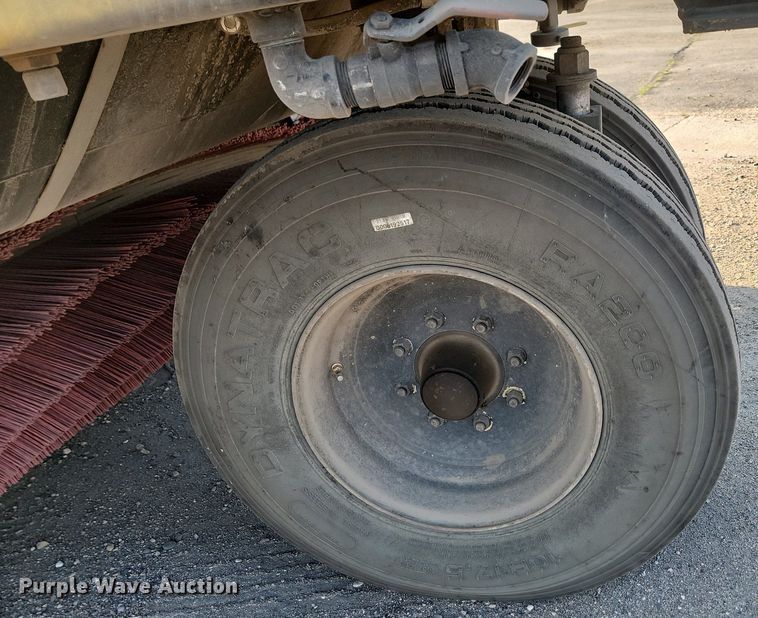 image for item ML9520 2008 Elgin Pelican Series NP  sweeper