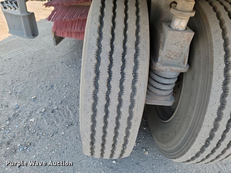 image for item ML9520 2008 Elgin Pelican Series NP  sweeper