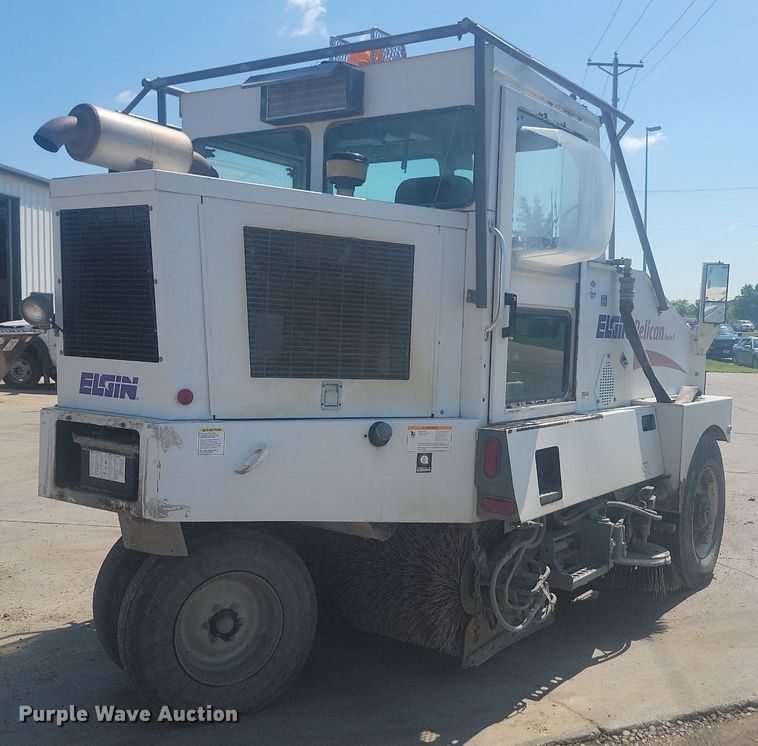 image for item ML9523 Elgin Pelican Series P  sweeper